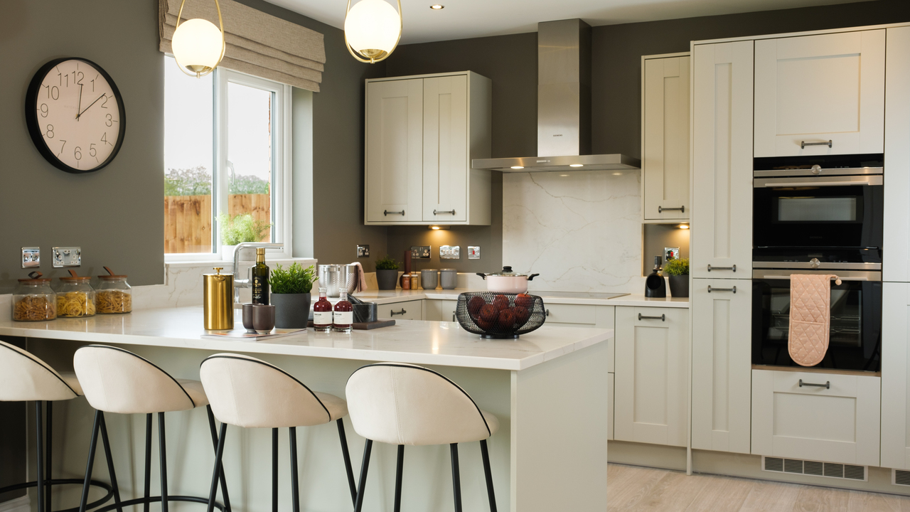 Redrow - Inspiration - breakfast bar