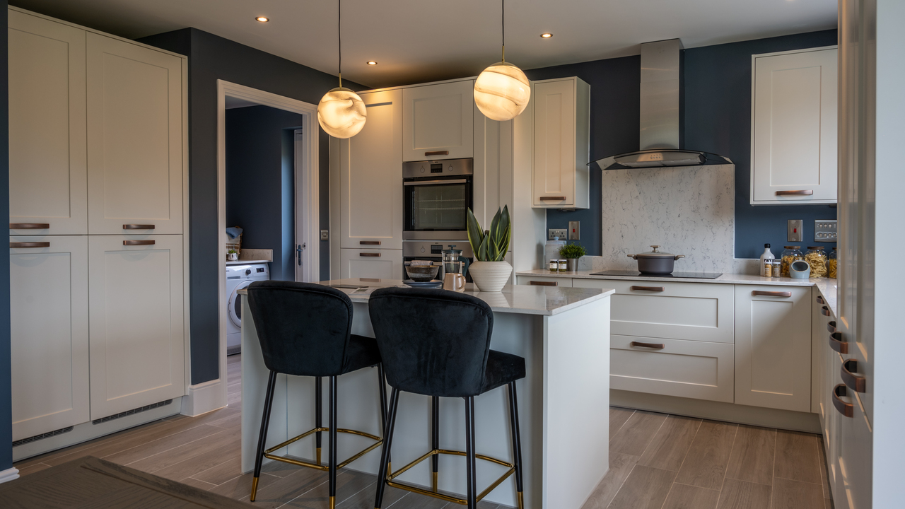 Redrow - Inspiration - kitchen island