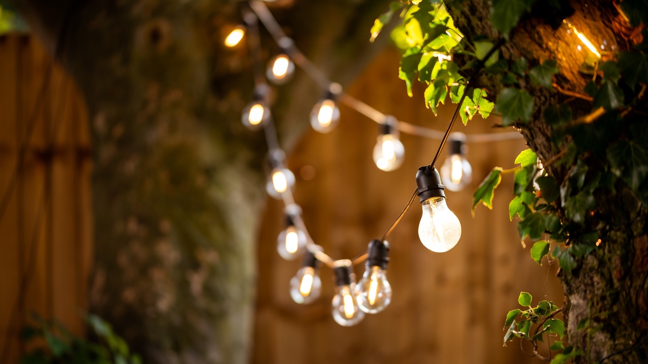 Redrow - Inspiration - festoon lights