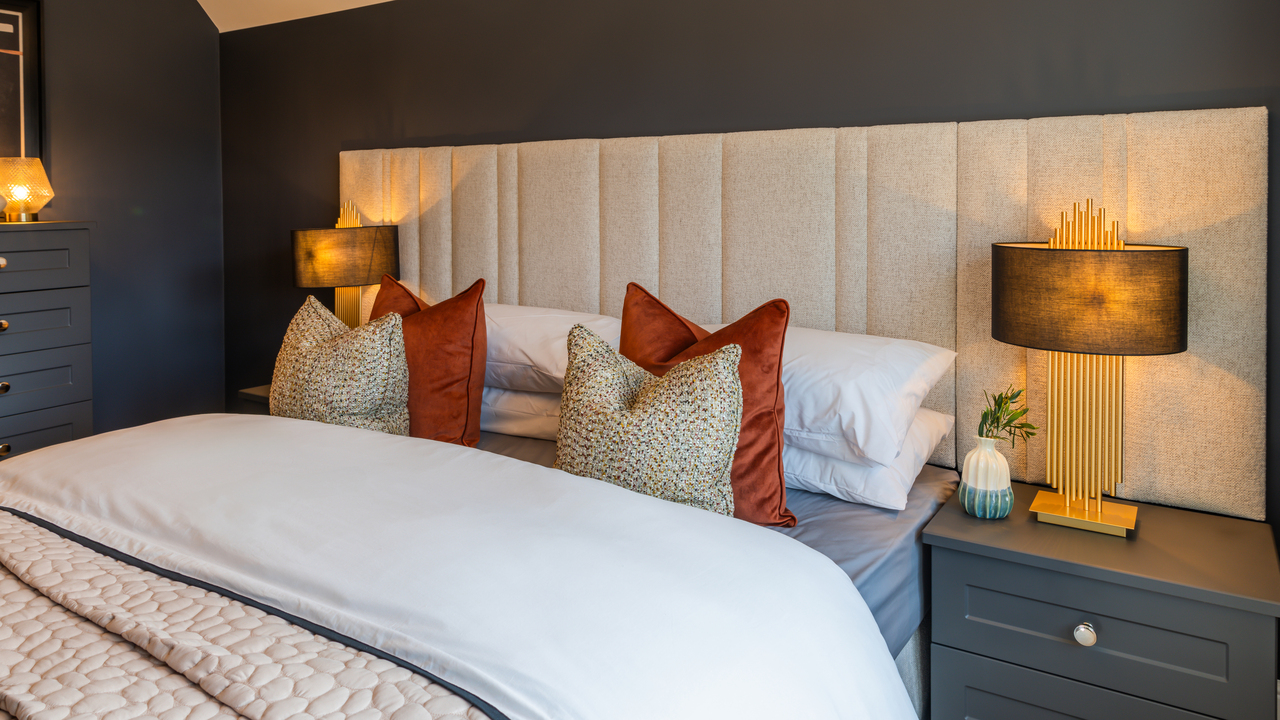 Redrow - Inspiration - Bed with textured cushions