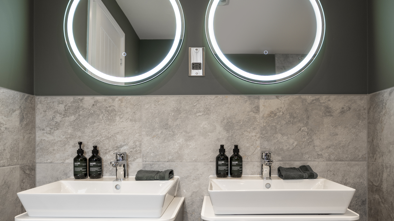 Redrow - Inspiration - bathroom lighting