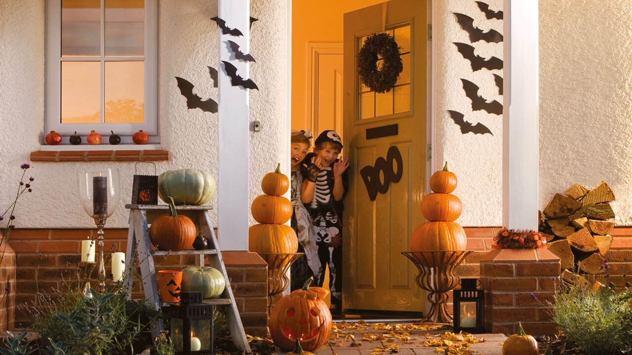 Redrow - Inspiration - Halloween decoration ideas at half term - Trick or treat