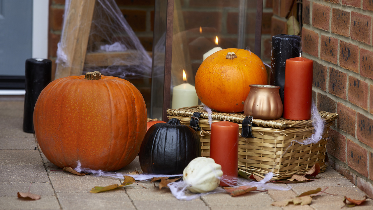 Redrow - Inspiration - A Spooktacular Guide to Preparing your Pumpkin for Halloween