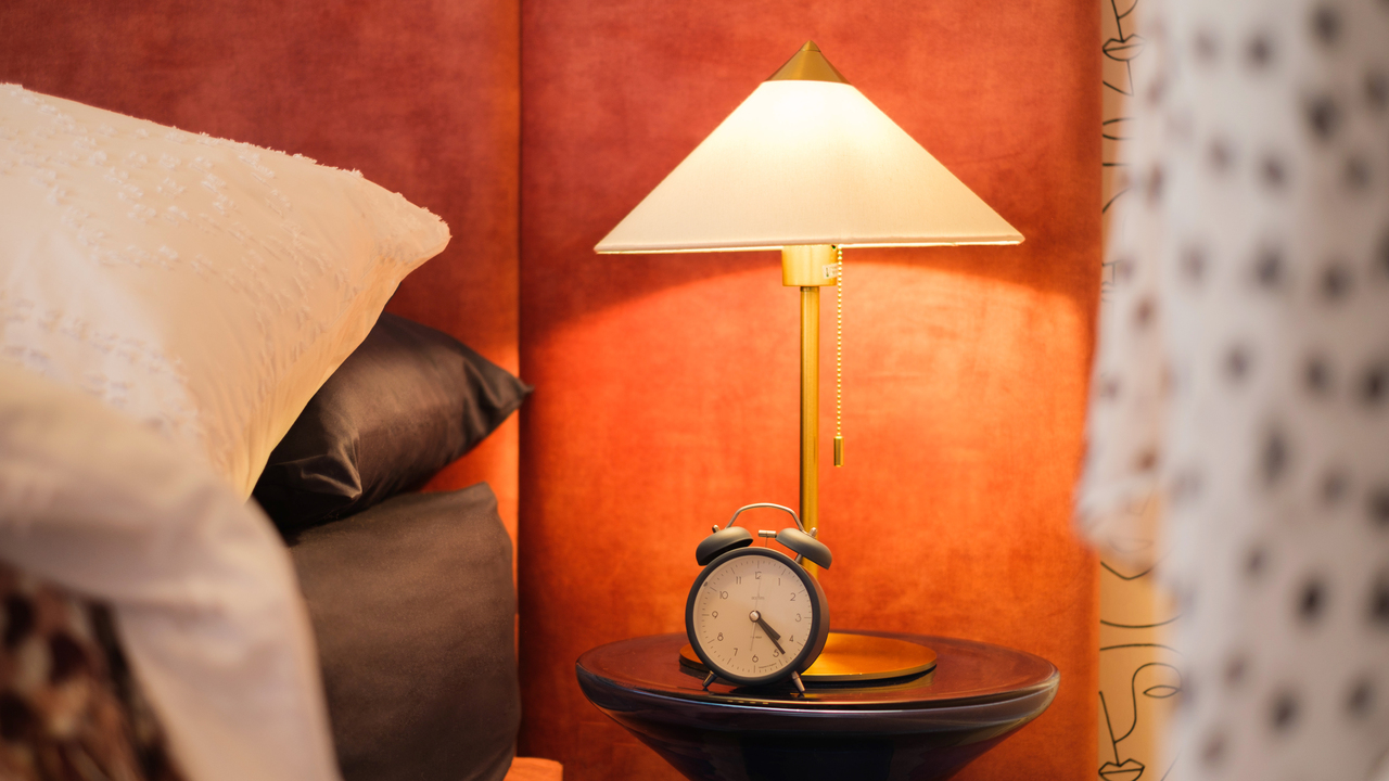 Redrow - Inspiration - lamp and clock