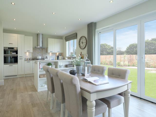 Balmoral-Kitchen-Dining-44132