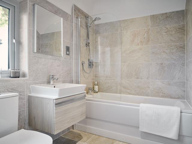 Cambridge-Barhroom-45906