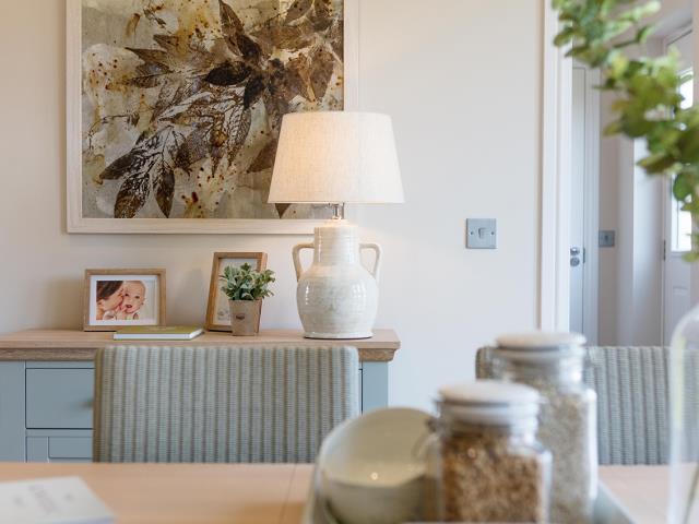 Marlow-dining-misc-43601