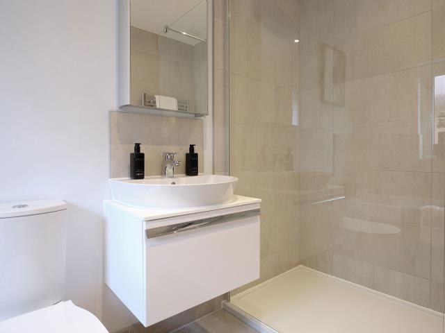 Warwick-Lifestyle-Bathroom-46747