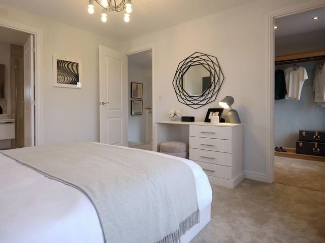 Warwick-Lifestyle-Bedroom-46749