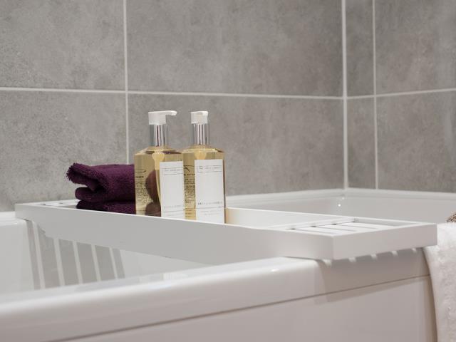 Template-Warwick-Bathroom-40897