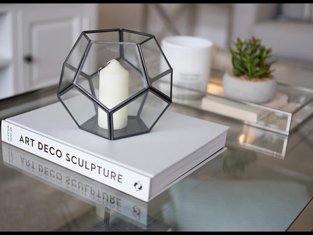 Warwick-lounge-misc-44094