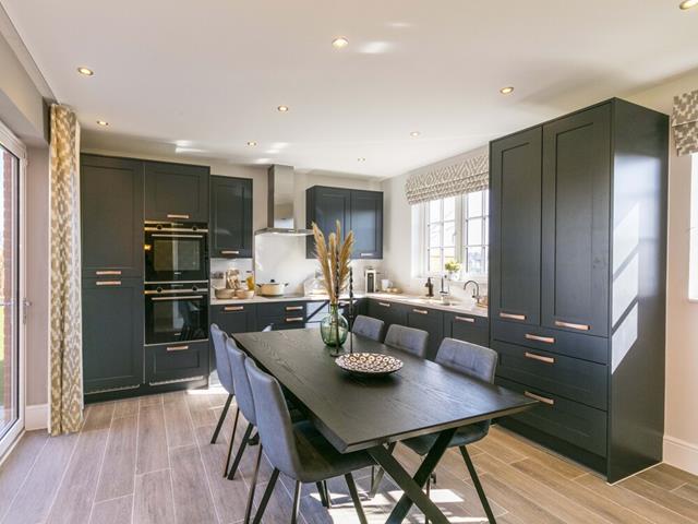 Redrow-Harlech-Kitchen-586433