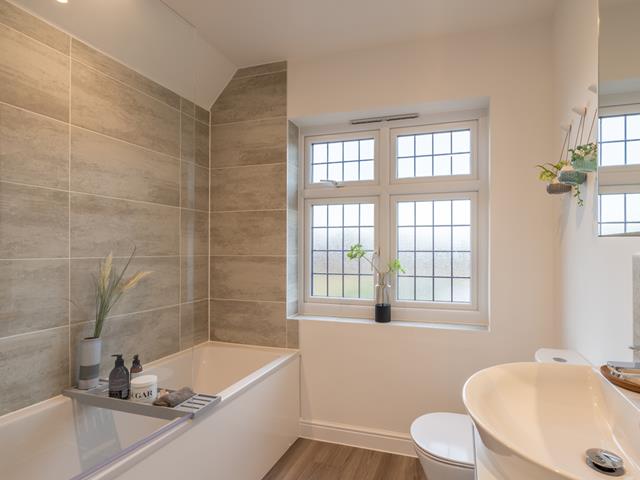 Redrow-Warwick-Bathroom-58981