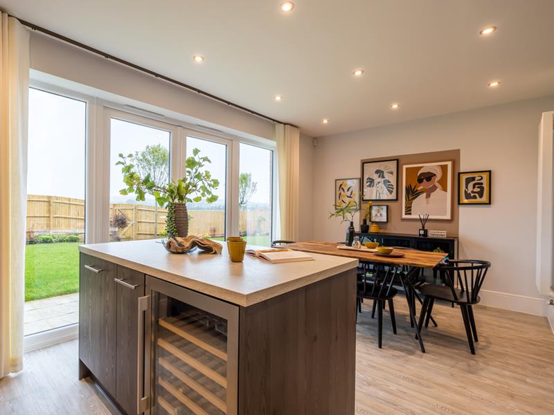 Redrow-Warwick-Kitchen Dining-58982