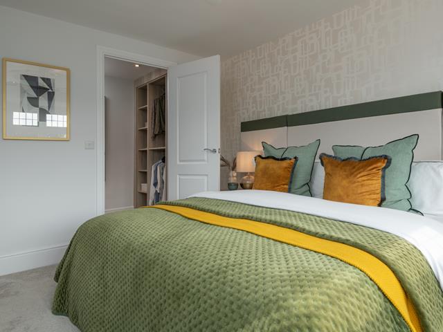 Redrow-Leamington Lifestyle-Main Bedroom-59351