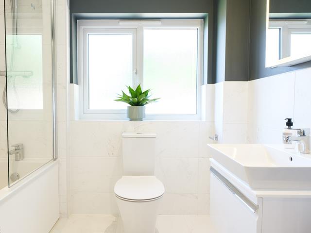 redrow-the-balmoral-bathroom-60281