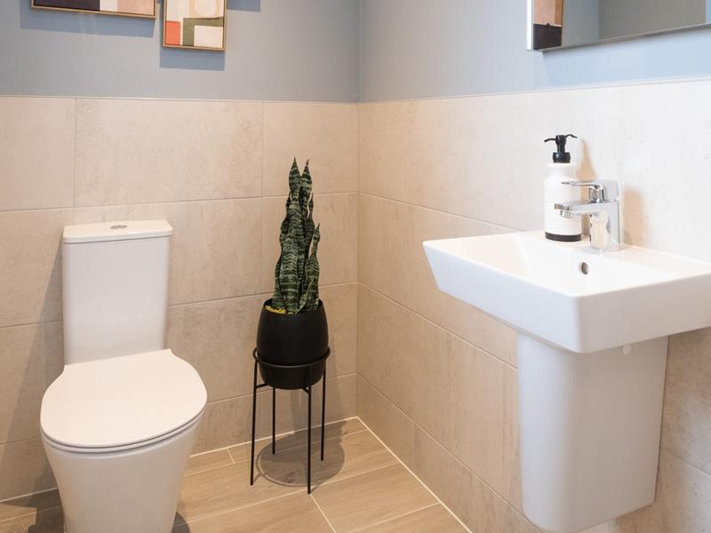 redrow-the-buxton-mid-cloaks-63483