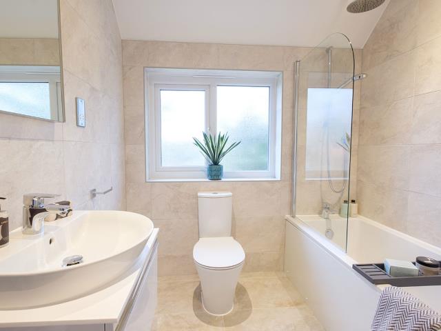 Redrow-Cambridge-Bathroom-55192