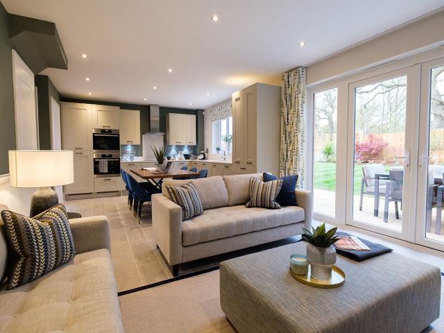 Redrow-Cambridge-Family_Dining_Kitchen-55188