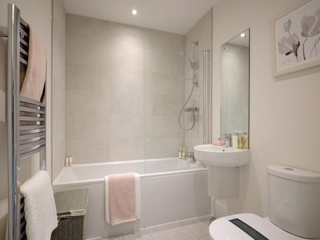 redrow-the-hadleigh-bathroom-47365