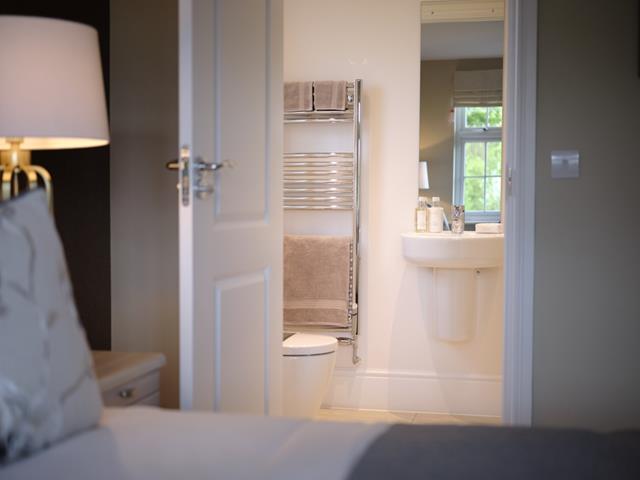 redrow-the-hadleigh-ensuite-47370