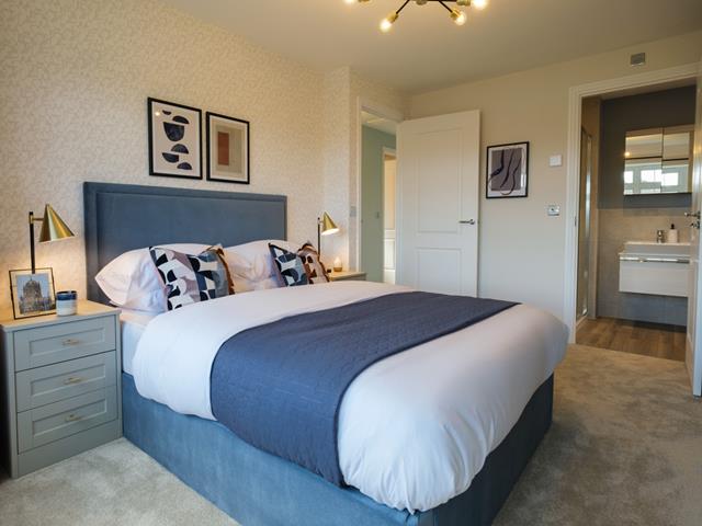 redrow-the-stratford-main-bedroom-61875
