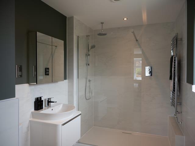 Redrow - The Henley - Main Bedroom en suite - 67268
