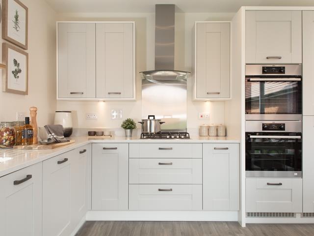redrow-the-lincoln-semi-kitchen-45647