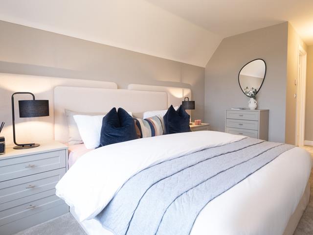 redrow-the-marlow-main-bedroom-63445