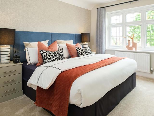 redrow-the-warwick-main-bedroom-64158